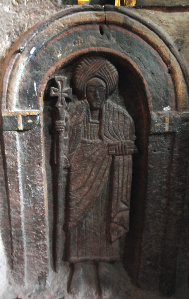 Рис. 3. Фигура святого в тюрбане (Святой Кирик?). Бетэ-Голгота, Лалибела. Фото автора.