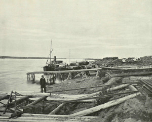 Ill. 18. Pier “Right Yenisei”. Photo from the album “The Great Way: The views of Siberia and the Siberian railway”. Publisher: Krasnoyarsk, I.R. Tomashkevich and M.B. Axelrode, 1900. P. 121.