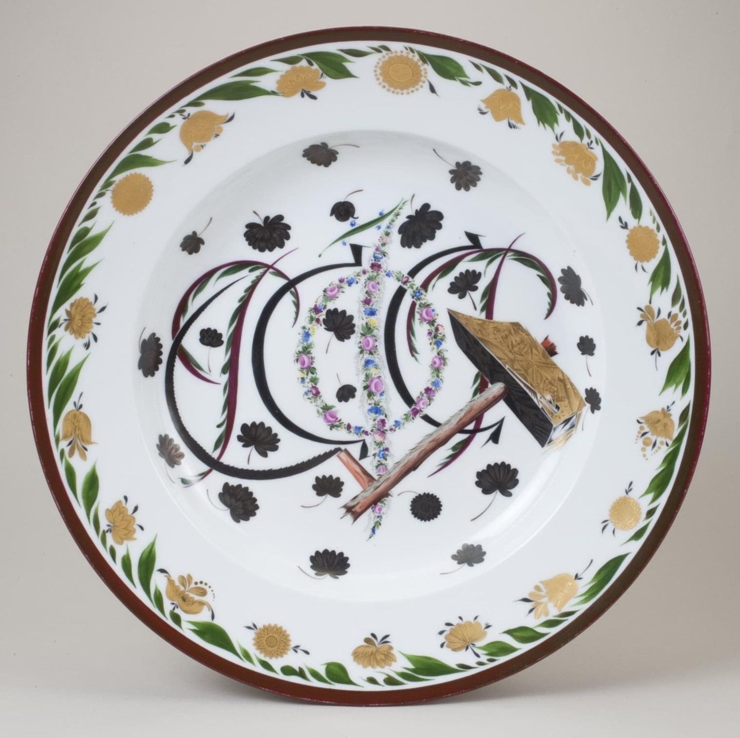 Рис. 4. Сергей Чехонин, блюдо «РСФСР», 1922 г., из коллекции Государственного Эрмитажа.